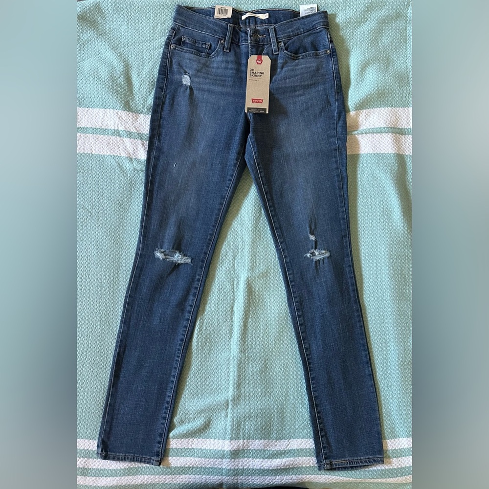 Brand new Levi’s 311 shaping skinny hypersoft women